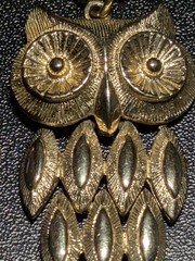 Vtg 1970s AVON Textured Chain Gold Tone Articulated OWL Pendant 24″ Necklace