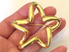 Large Vintage ~ LADY REMINGTON ~ Gold Tone ~ 2.5” Star Pin