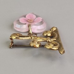 Vintage Dried Pink Flower Brooch Heart Dangle Gold Plated Bracket 1.25″