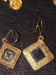 Vintage To Modern Jewlery Lot Brooches Pins Earings Purse Hook Neman Marcus