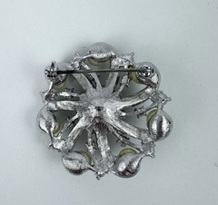 VTG Swirl Style Brooch/Pin Faux Pearl & Rhinestone Platinum Look 1-3/4″ Diameter
