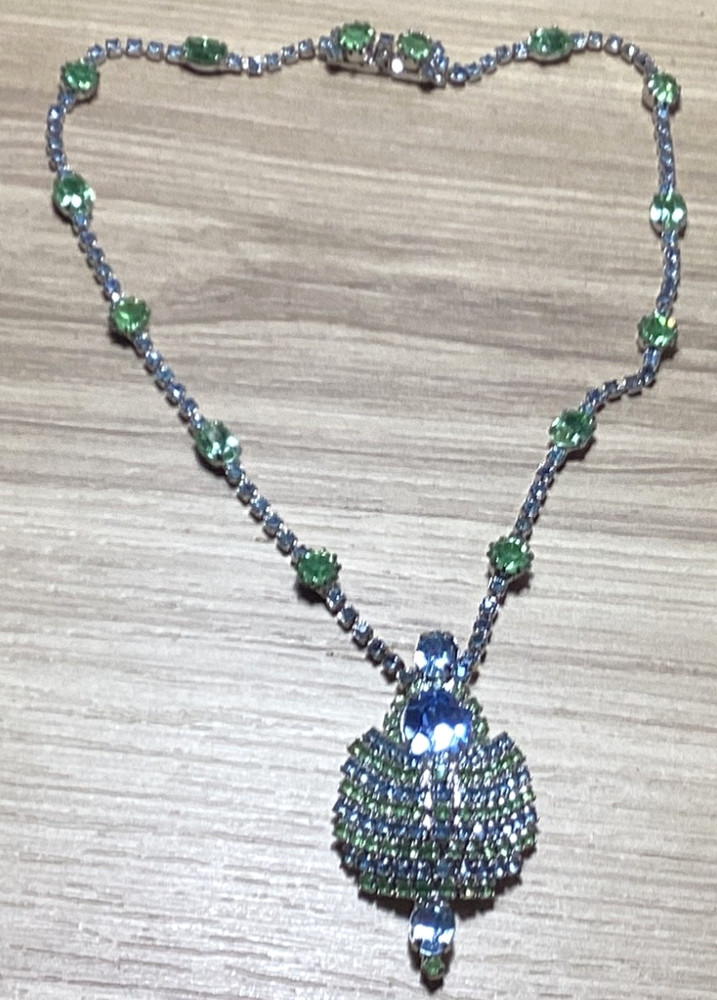RARE KRAMER OF NY GREEN BLUE STONE NECKLACE 15.5 INCHES LONG