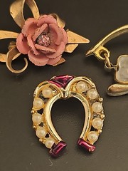 Vintage LOT 3 Broochs Pins Love Luck Beauty Mustard Seed