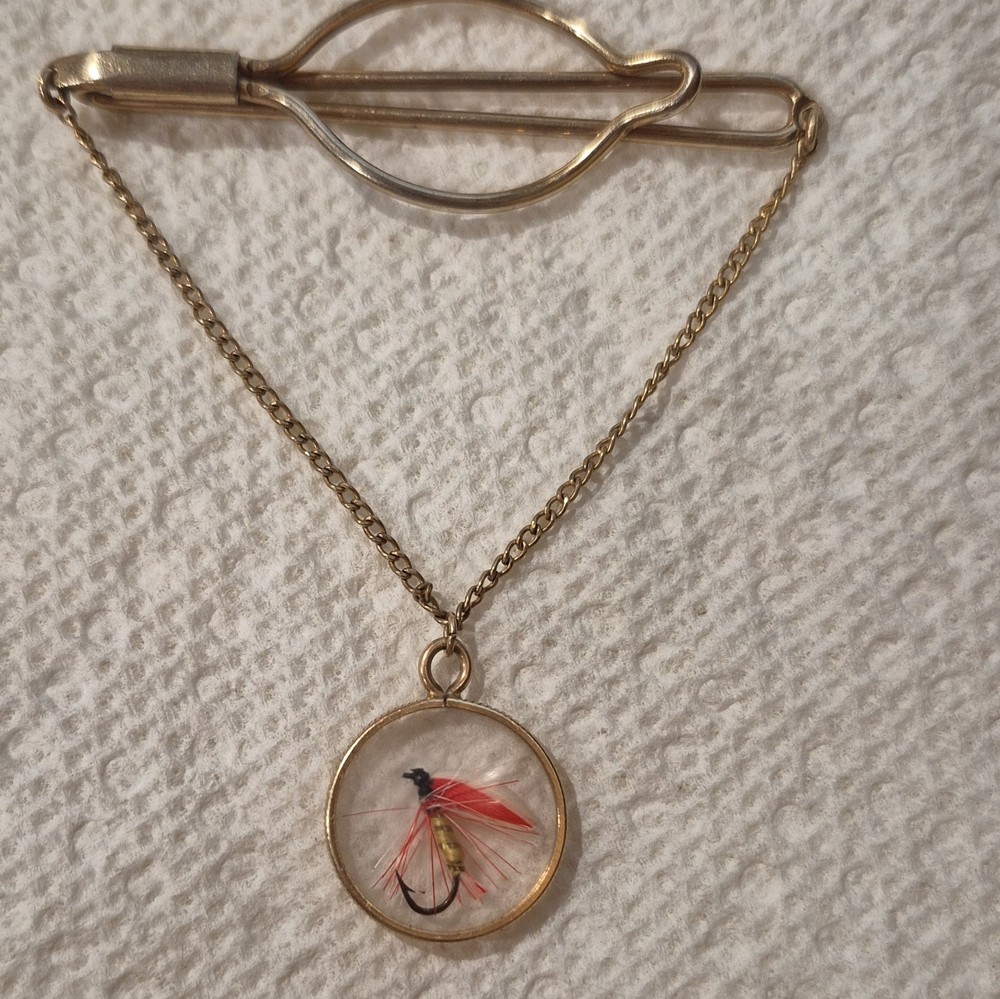 Vintage Men’s Gold Tie Chain Clip with Fly Fish LureGold Tone