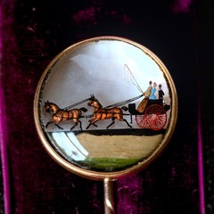 SUPERB ANTIQUE SCOTTISH 15K GOLD ESSEX CRYSTAL STICKPIN BROOCH HORSE CARRIAGE