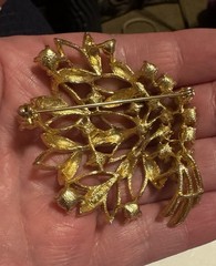 Mint Condition Gorgeous Vintage LISNER Signed Blue Rhinestone & Gold-Tone Brooch