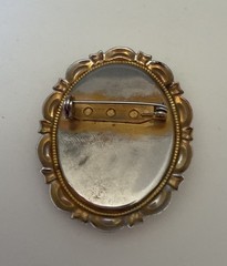 Vintage Cameo Brooch 2’. X 1.5’ in