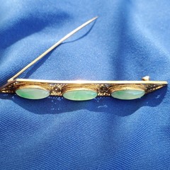 Original EARTH MINED JADE Antique Art Deco Brooch Vintage SOLID 14K GOLD Bar Pin