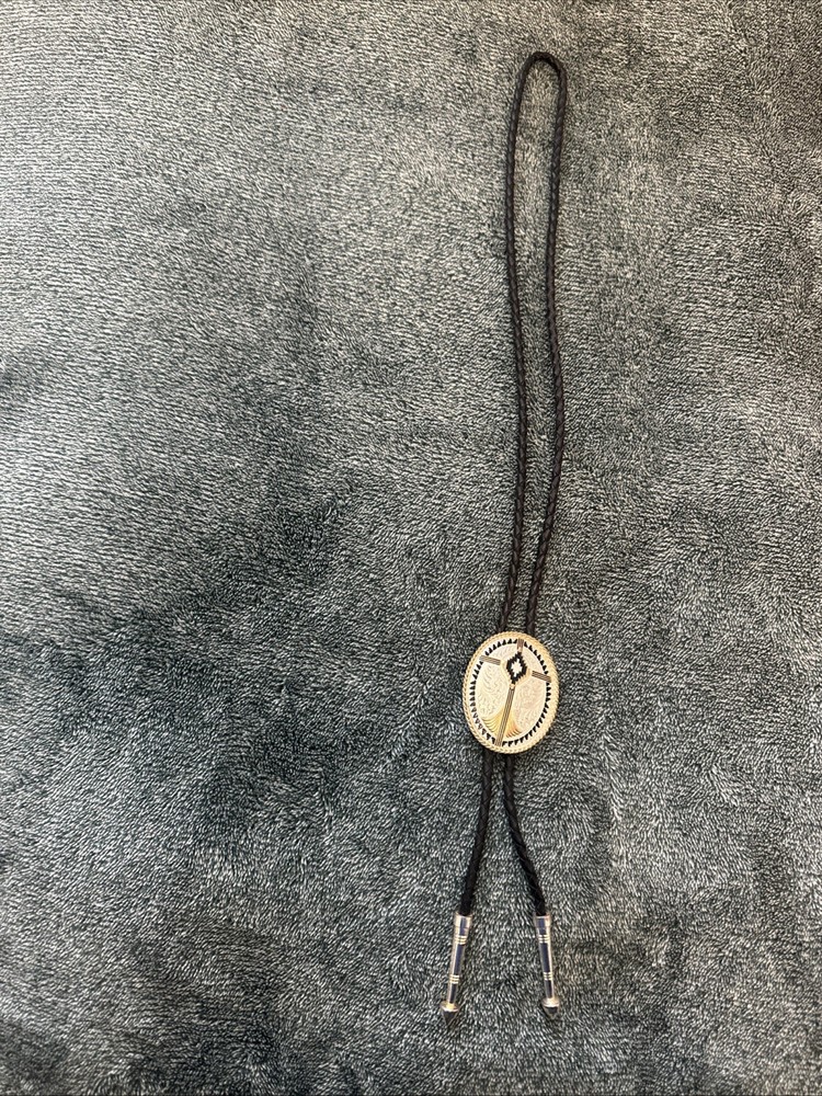 Montana Silversmiths Cross Design Western Bolo Tie, Beautiful Condition