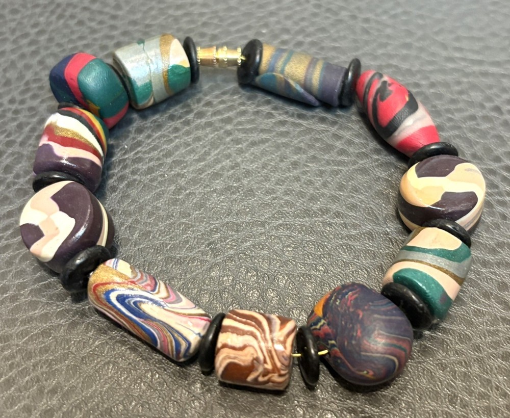 VINTAGE ARTISAN SWIRL ACRYLIC POLYMER CLAY ART OR TRADE? BEAD BRACELET 8”