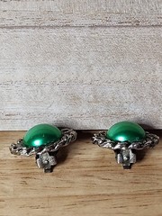 Vtg Green Clip On Earrings Silver Toned Unmarked Oval Fashion Jewlery