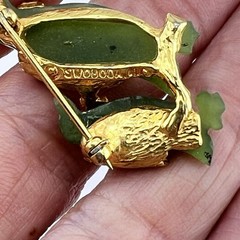 Vintage Swoboda Brooch Pin Jade Carved Penguin Bird Mom Baby Gold Tone Estate