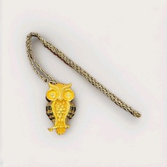 Vintage Gold Tone Owl Pendant Necklace Large Ridged Eyes Textured Body 18″ Chain