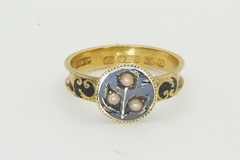 ANTIQUE VICTORIAN ENGLISH 15K GOLD ENAMEL MOURNING RING for HAIR c1876
