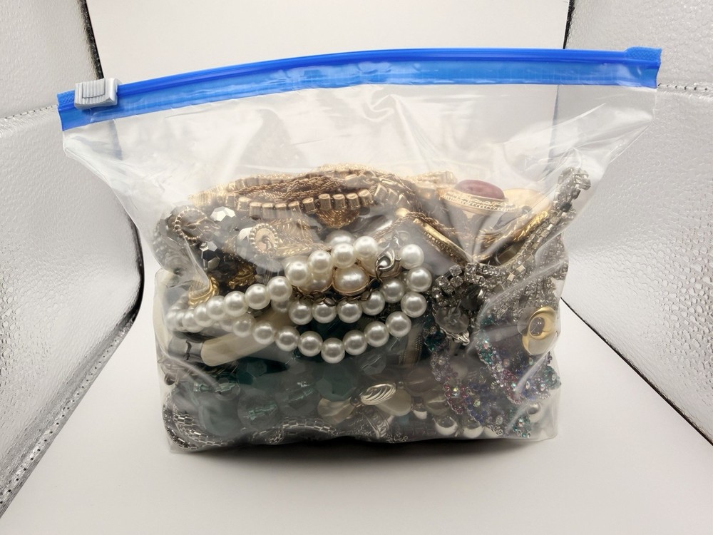 2 Lbs 11 Oz Vintage Modern Costume Jewelry Wearable Resale Lot 2 Signed Pieces