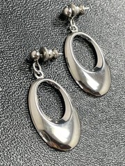 Vintage 1.5” Silver Tone Textured Metal Dangle Earrings