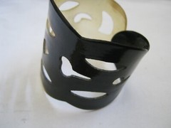Stretchable Faux BuffaloHorn Bicolor Cuff Bracelet w/ Cut Out Design 2″ x 2.25″