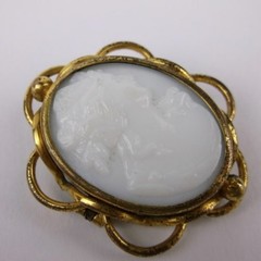 Antique Vintage Cameo Brooch Victorian Art Nouveau Milk Glass Gold Tone