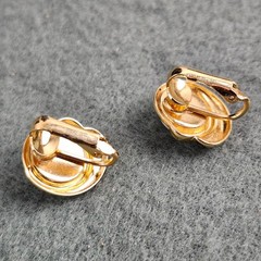 VINTAGE CHIC CLIP EARRINGS MCM FAUX PEARL GOLD TONE SWIRL GRANNYCORE