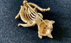 Vintage Kramer Goldtone Faux Pearl Bead Cat Brooch