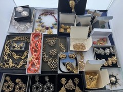 Vintage Jewelry Lot All Avon Barrera KJL Simpson 33 Pc Statement Necklace Runway