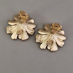Vintage Trifari Clip On Flower Earrings Brushed Gold Tone 1″