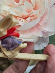 [COLLECTOR] Hand Carved & Hand Painted Skiing Rabbit Pin Brooch – NOT MOLDED