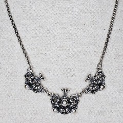 Vintage Mid-Century MN 835 Silver Traditional Floral Design 3D Necklace