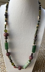 Vintage 1950s-1960s Bohemian Mixed Media Bead Necklace Green Purple Stones