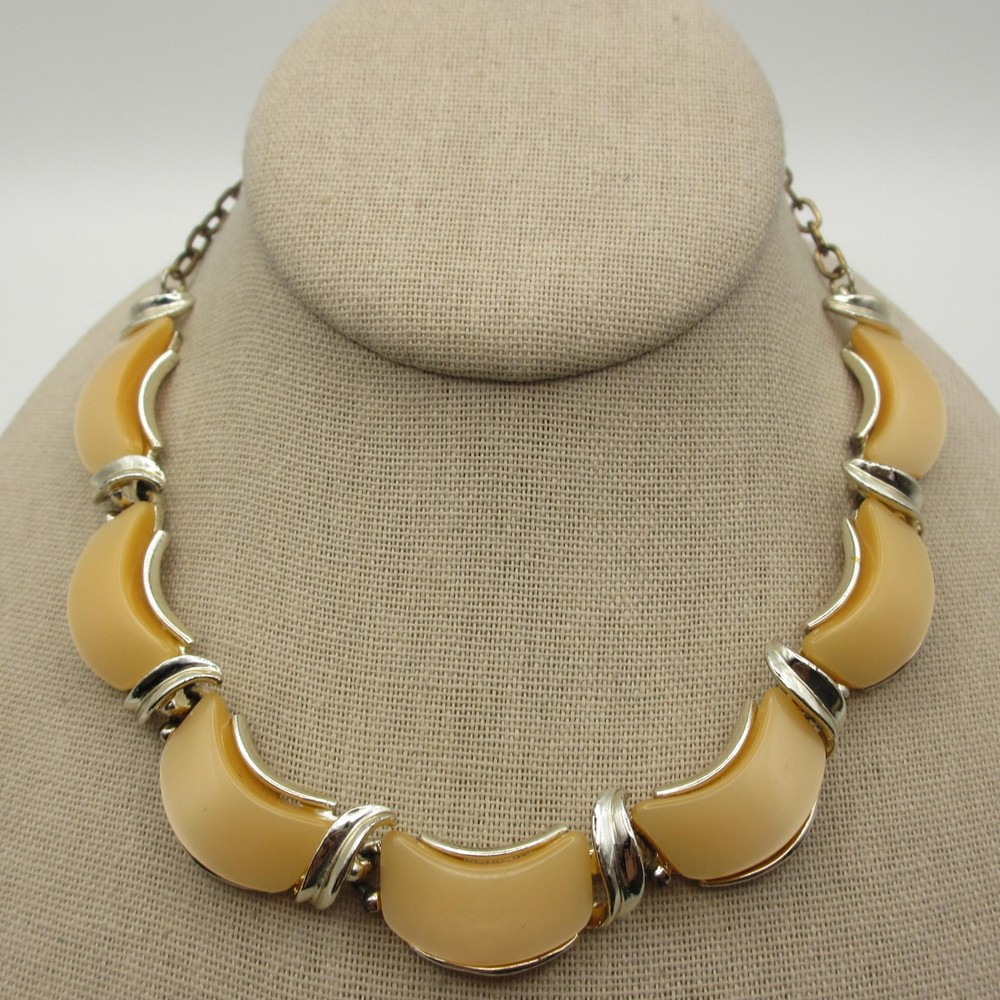 Vintage Thermoset Necklace Lucite Crescent Peach Gold Tone Choker Collar 15 Inch