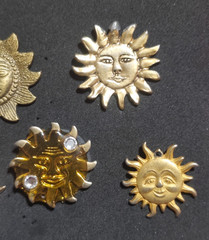 Lot 10 Vintage Sun Face Celestial Brooch Pins Gold Tone Sunburst Art Jewelry Mix