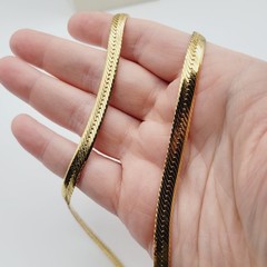 Vintage Gold Tone Herringbone Chain Necklace Classic Fold Over Clasp 18″