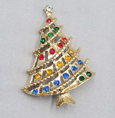 Vintage Rhinestone Christmas Tree Brooch Pin Multicolor Goldtone Festive Holiday