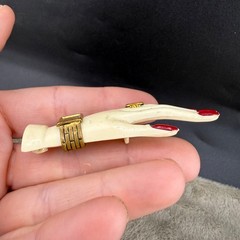 Vintage Hand Brooch Plastic Ring Watch READ