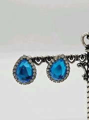 Crystal Rhinestone Earring Aqua Blue Silver Tone Clip on Couture faceted .75 in