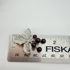 Vtg QVC ROSS SIMONS Holly Berry Garnet Pendant Brooch Pin