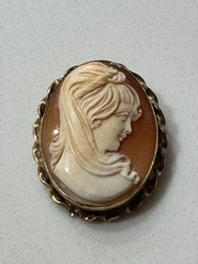 Vintage 12K Gold Filled Shell Cameo Brooch And Earrings Set Matching Mid Century