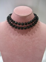VINTAGE SIGNED MARVELLA BLACK FACETED BEAD WITH FANCY GOLD TONE CLASP NECKLACE