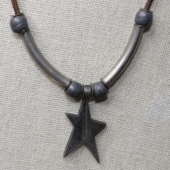 Vintage Star Pendant Leather Cord Necklace 18 Inch Brown Silver Tone Y2K Boho