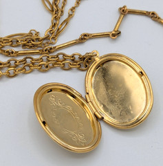Vintage Gold Tone Multi Chain Locket Necklace Layered MCM Photo Pendant 24″
