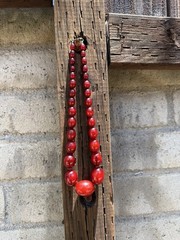 20” Vintage Cherry Red Catalin Bakelite 75g Graduated Bead Necklace