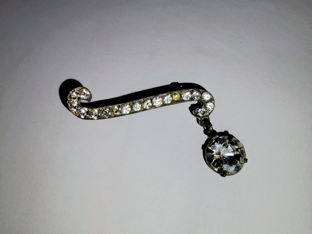 Vintage Clear Rhinestone Flower Brooch Pin Silver Tone ~ Beautiful!