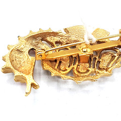 Vintage Seahorse Brooch Pin Jewelry Coral Enamel Eye Gold Tone Sea Life Ocean