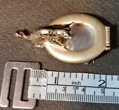Vintage Gold-Tone AJC Brand “Cat on Lavatory” Mirror Brooch Pin 2″ Pre-Owned