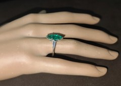Vintage Platinum Engagement Ring 2.09CT. Gem Natural Green Emerald Marquise Cut