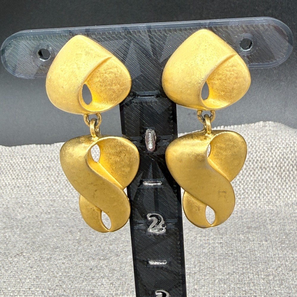 Vintage Earrings Matte Gold Tone Dangles Pierced 2 Inches