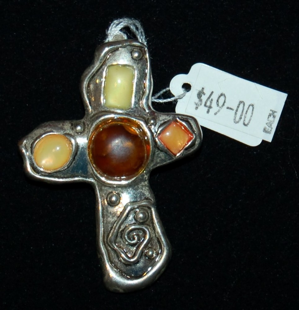 VINTAGE JEWELRY Brooch Pendant Nice Vintage Find!