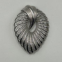 Vintage 1950’s – 1970’s Judy Lee Signed Silver-Ton Stemmed Brooch