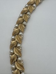 Vintage Crown Trifari Gold Tone Faux Pearls & Rhinestone Bracelet 7″