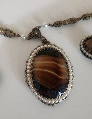 VINTAGE WEST GERMANY BROWN SWIRL RHINESTONE & FAUX PEARL NECKLACE & EARRINGS